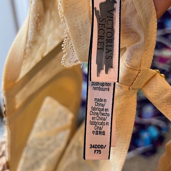 Victoria's Secret‎ Bra - Picture 4 of 7